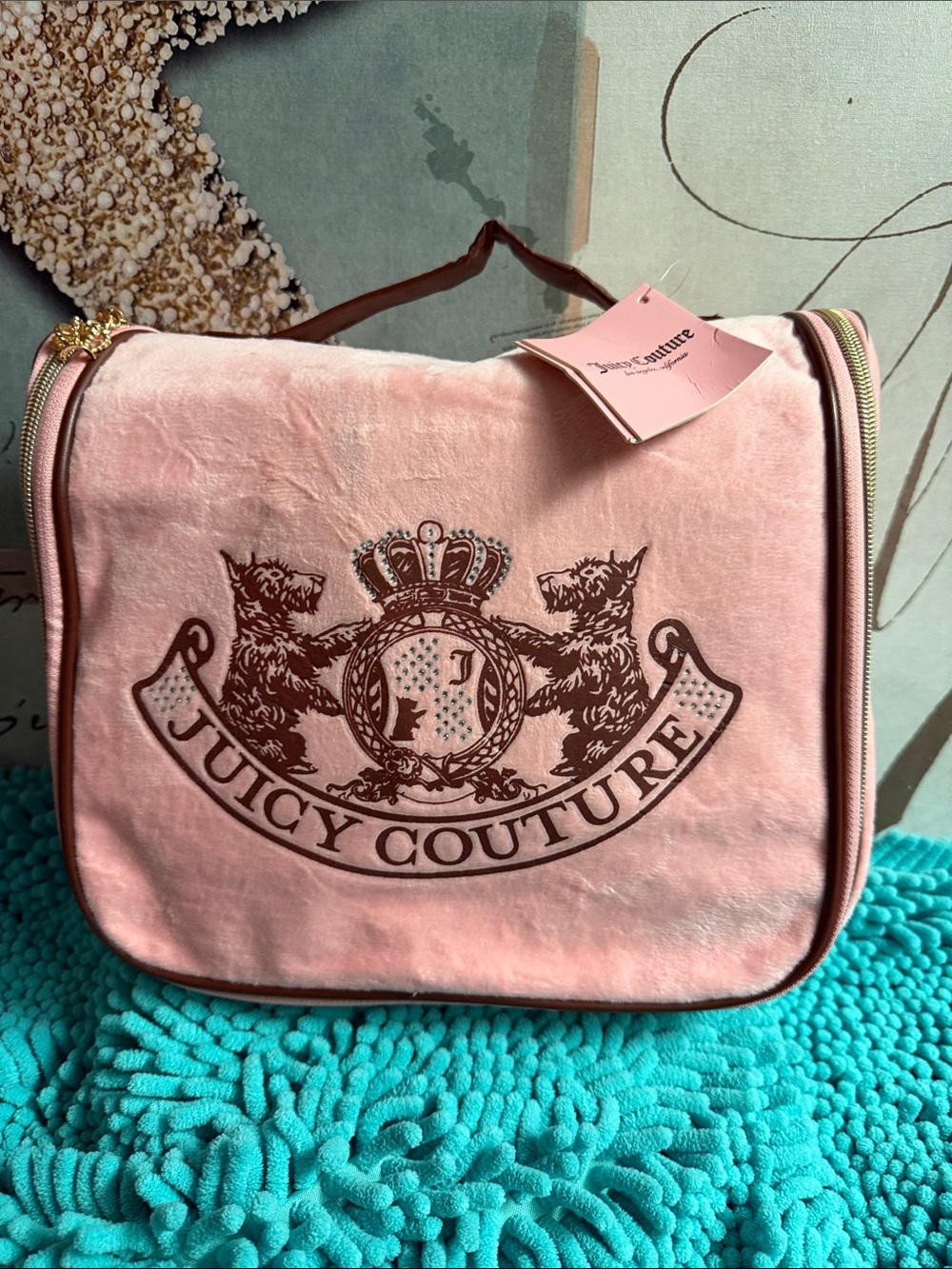 Juicy Couture Pink Velvet Crest Cosmetic Case. See photo mirror is cracked